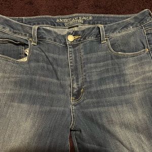 Woman’s American Eagle High Rise Super Stretch Artist Jeans Size 18 Short
